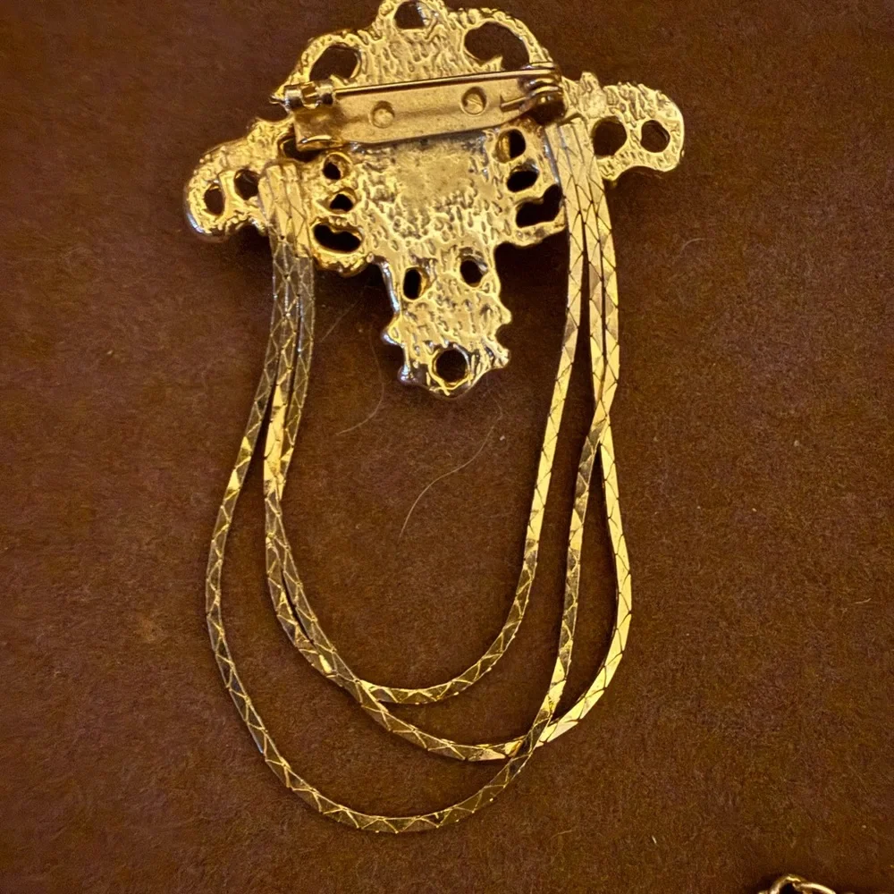 Vintage Elegant Gold and Glow with black light Victorian Faux Pearl Brooch - Picture 8 of 8